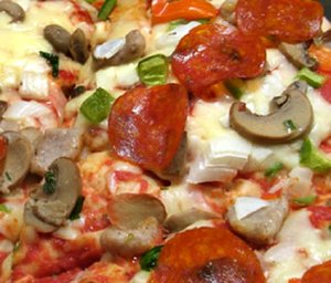 Hallee’s Healthy Pleasurable Pizza Pie: Ultimate Italian Turkey Supreme