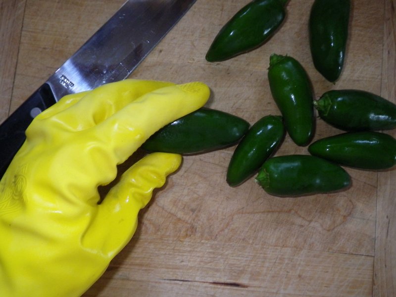 Tip Handling Hot Peppers